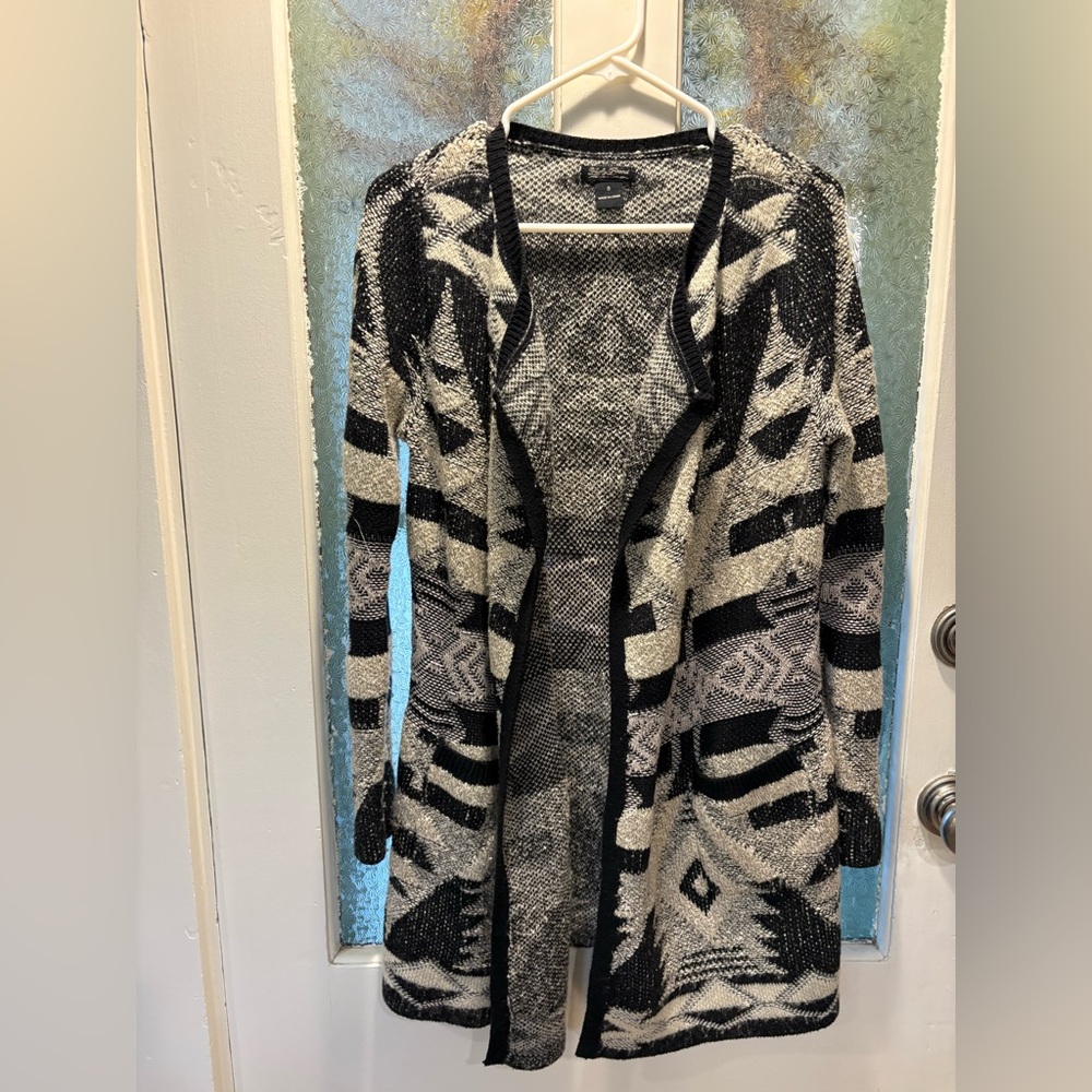 Lucky Brand S Women's Black and White Patterned Sweater